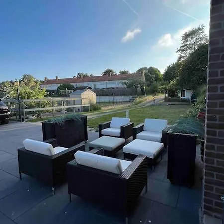 Luxe Woning 'barns' Aan Zee + Airco + Parkeren Nyaraló *