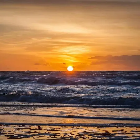 Luxe Woning 'barns' Aan Zee + Airco + Parkeren Nyaraló